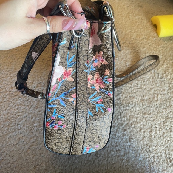 GUESS bag - Picture 3 of 6